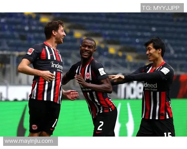 法兰克福客场连胜奥格斯堡，德甲势头强劲